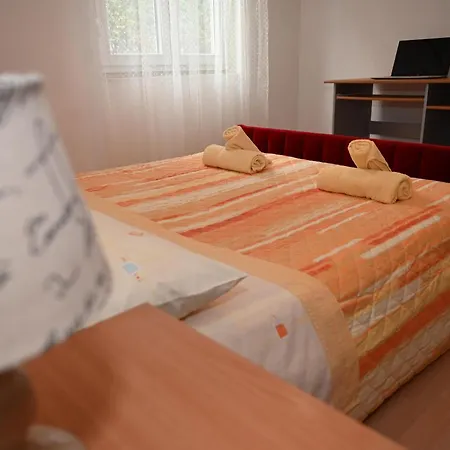 Apartment Cozy In With Free Parking And Olive Garden Zadar
