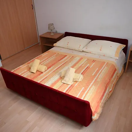 Cozy In With Free Parking And Olive Garden * Zadar