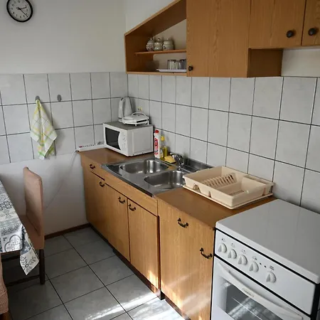 Apartment Cozy In With Free Parking And Olive Garden Zadar